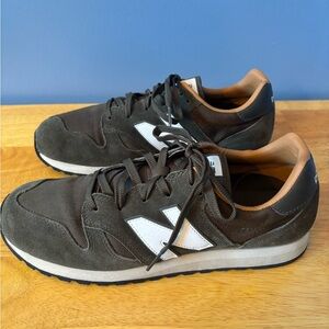 Men’s New Balance 520 in Military Dark Triumph